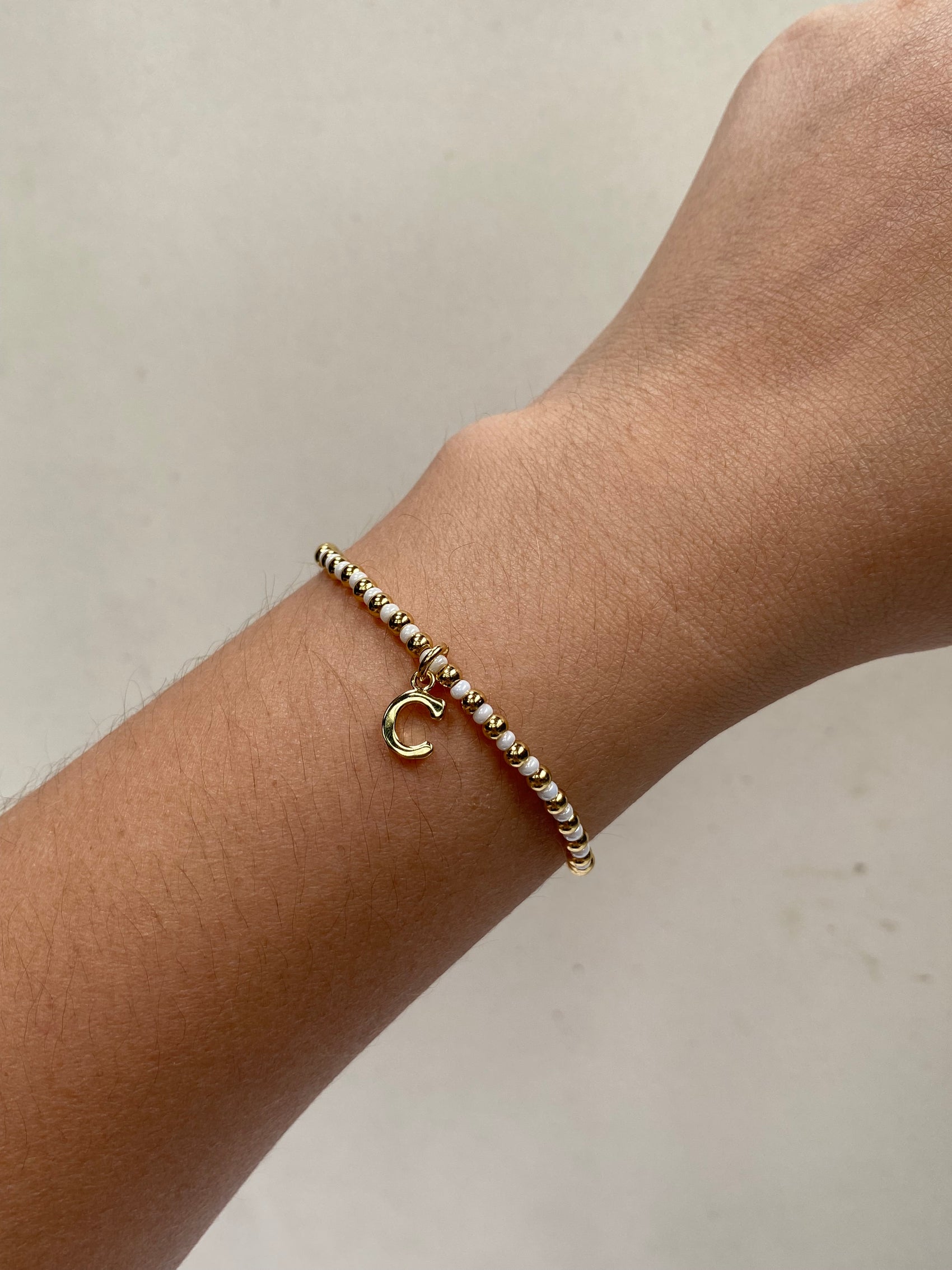 PULSERA CHAQUIRAS CON INICIAL