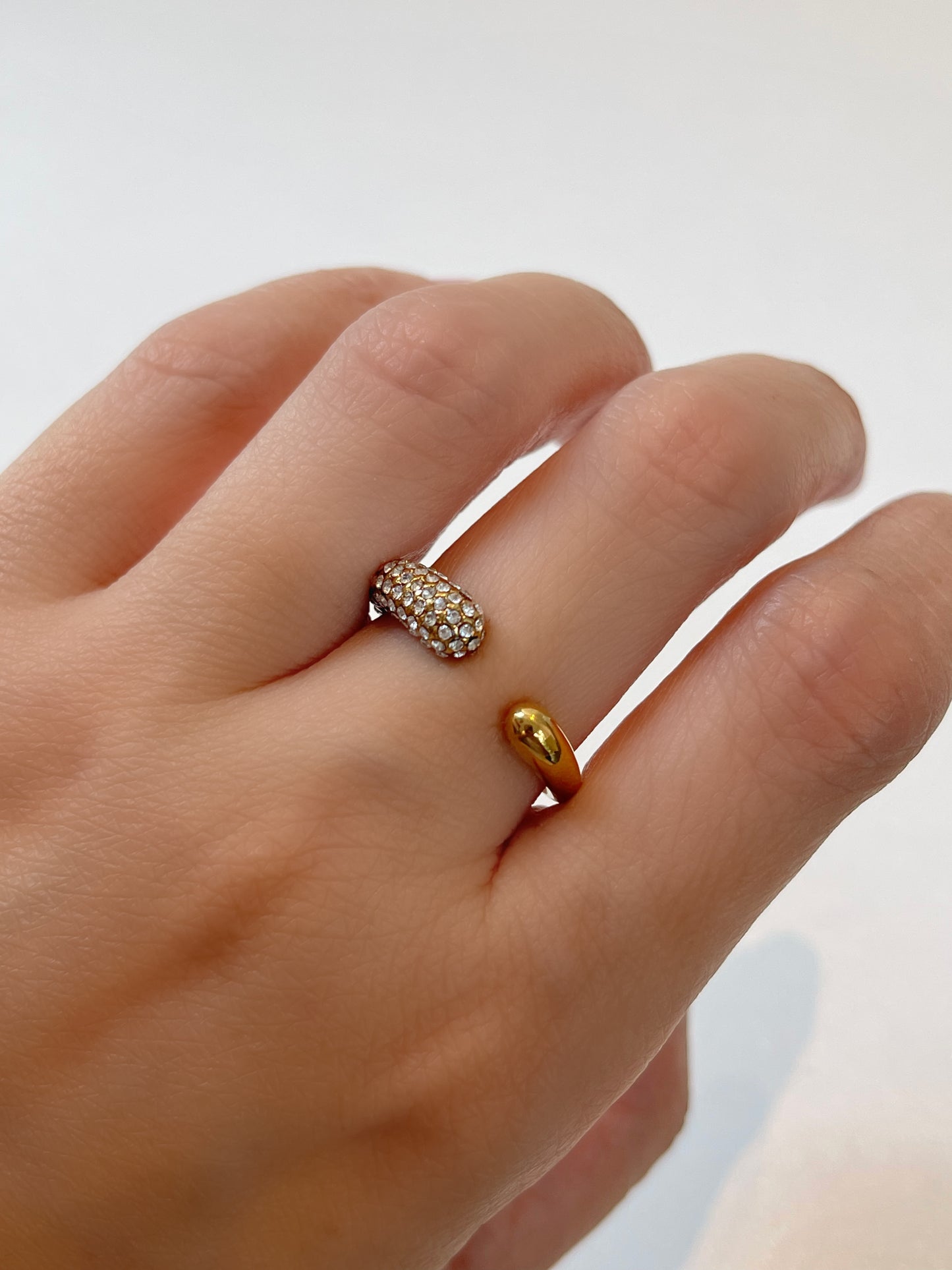 ANILLO DOS GOTAS CON ZIRCONIA