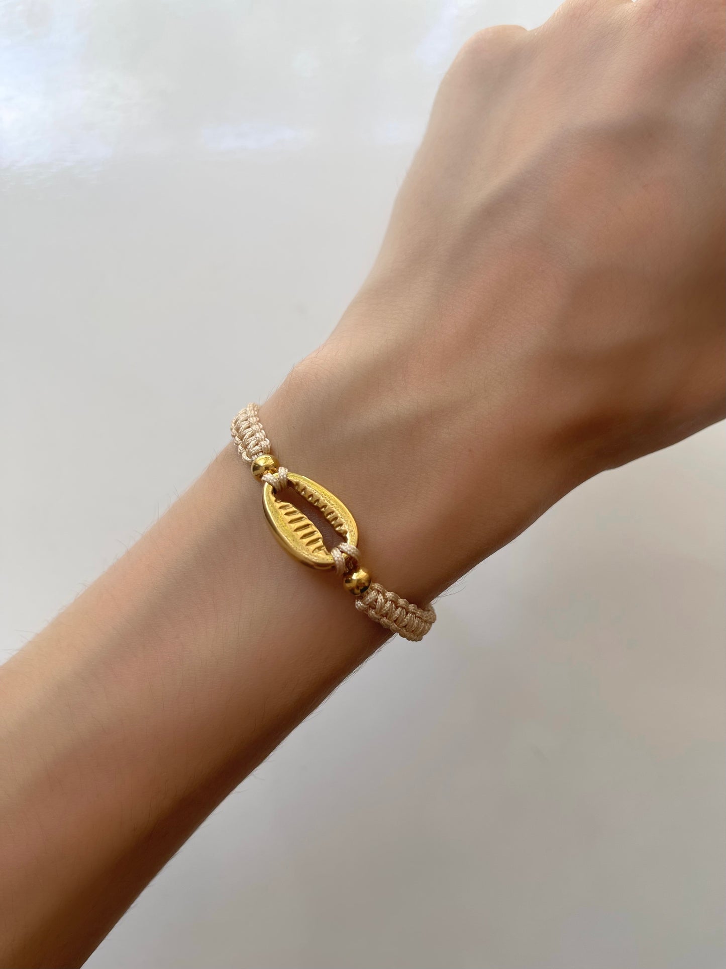 PULSERA CONCHITA DORADA