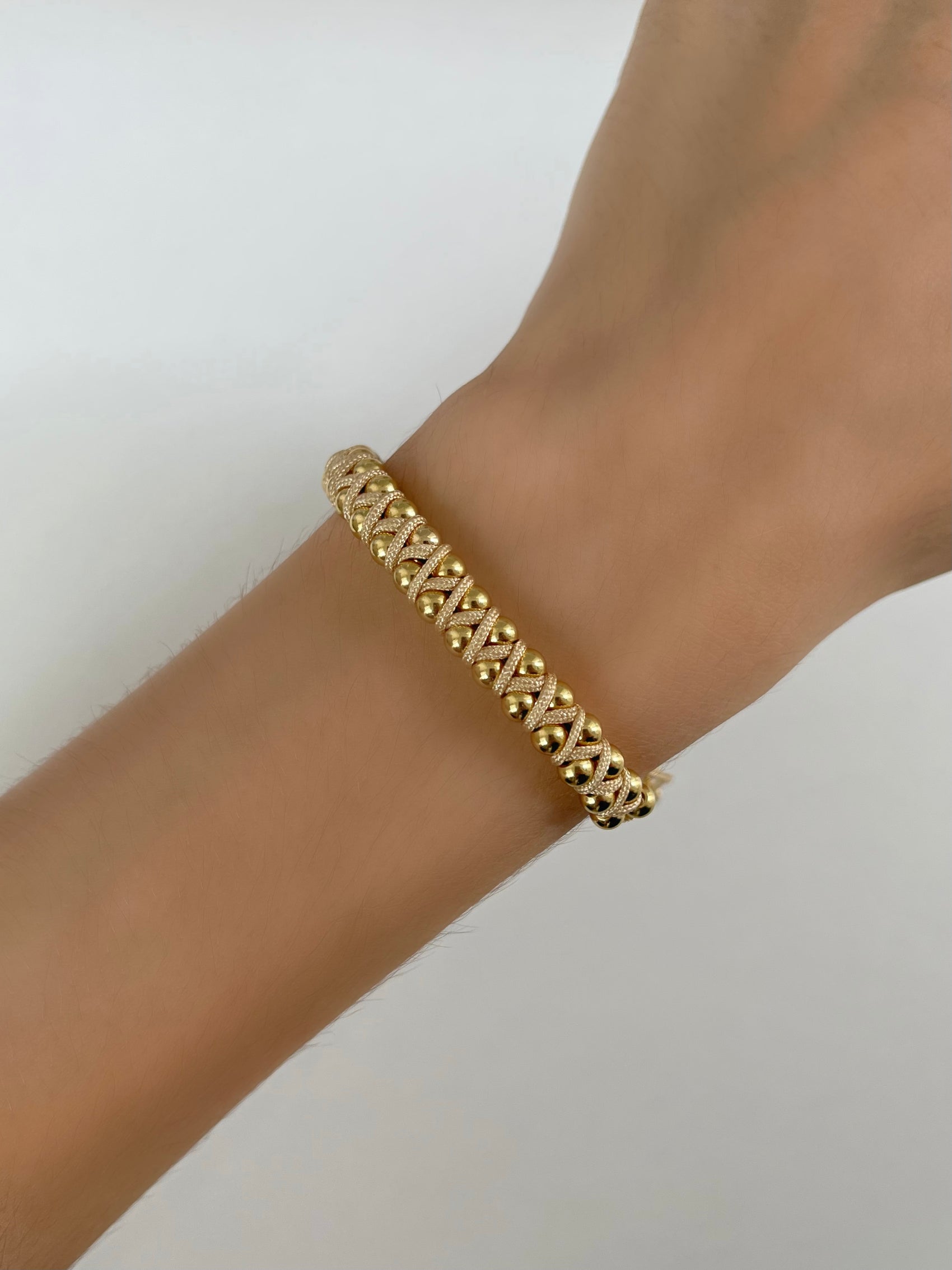PULSERA BOLITAS HILO NUDE