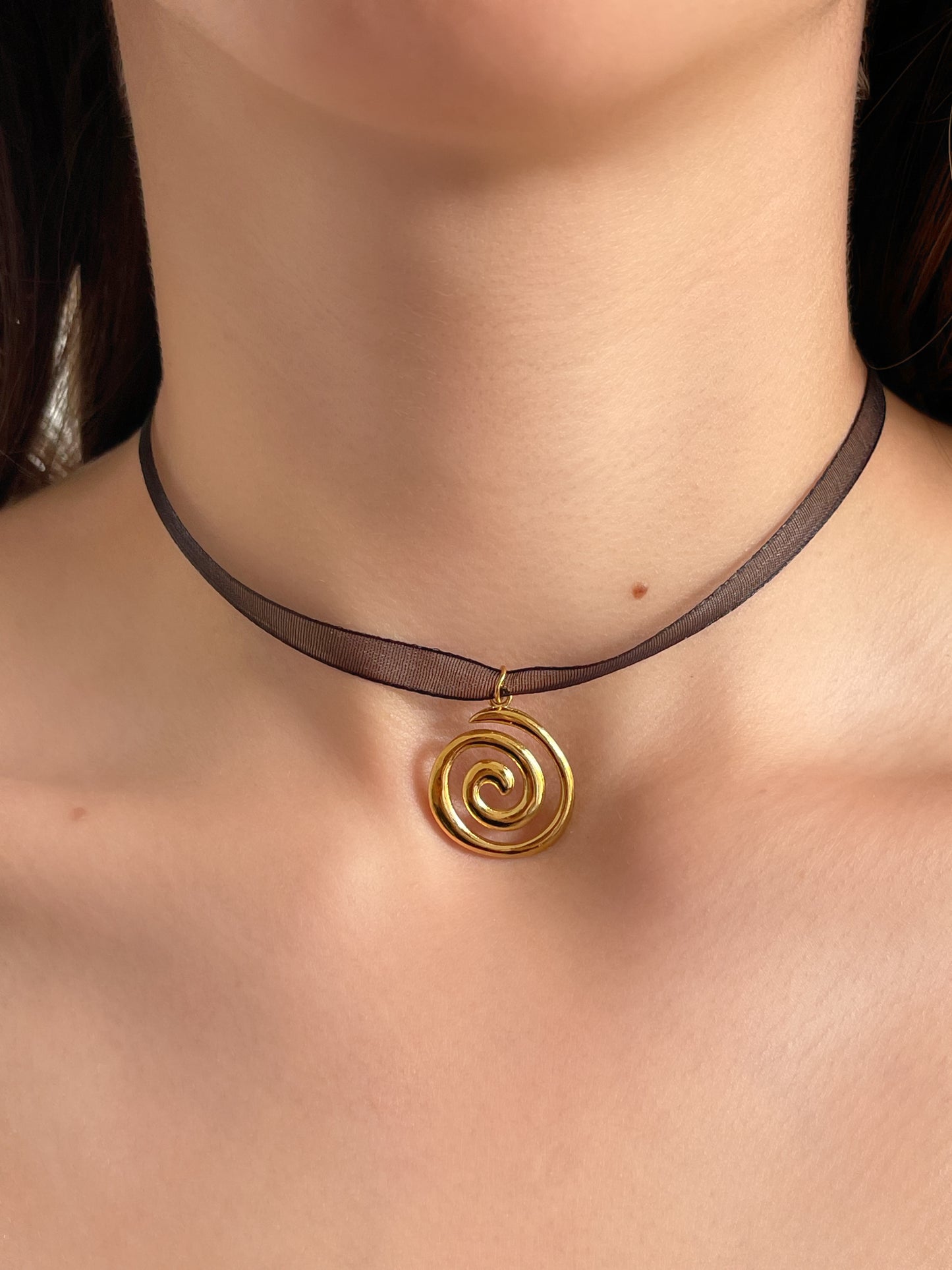 CHOKER REMOLINO