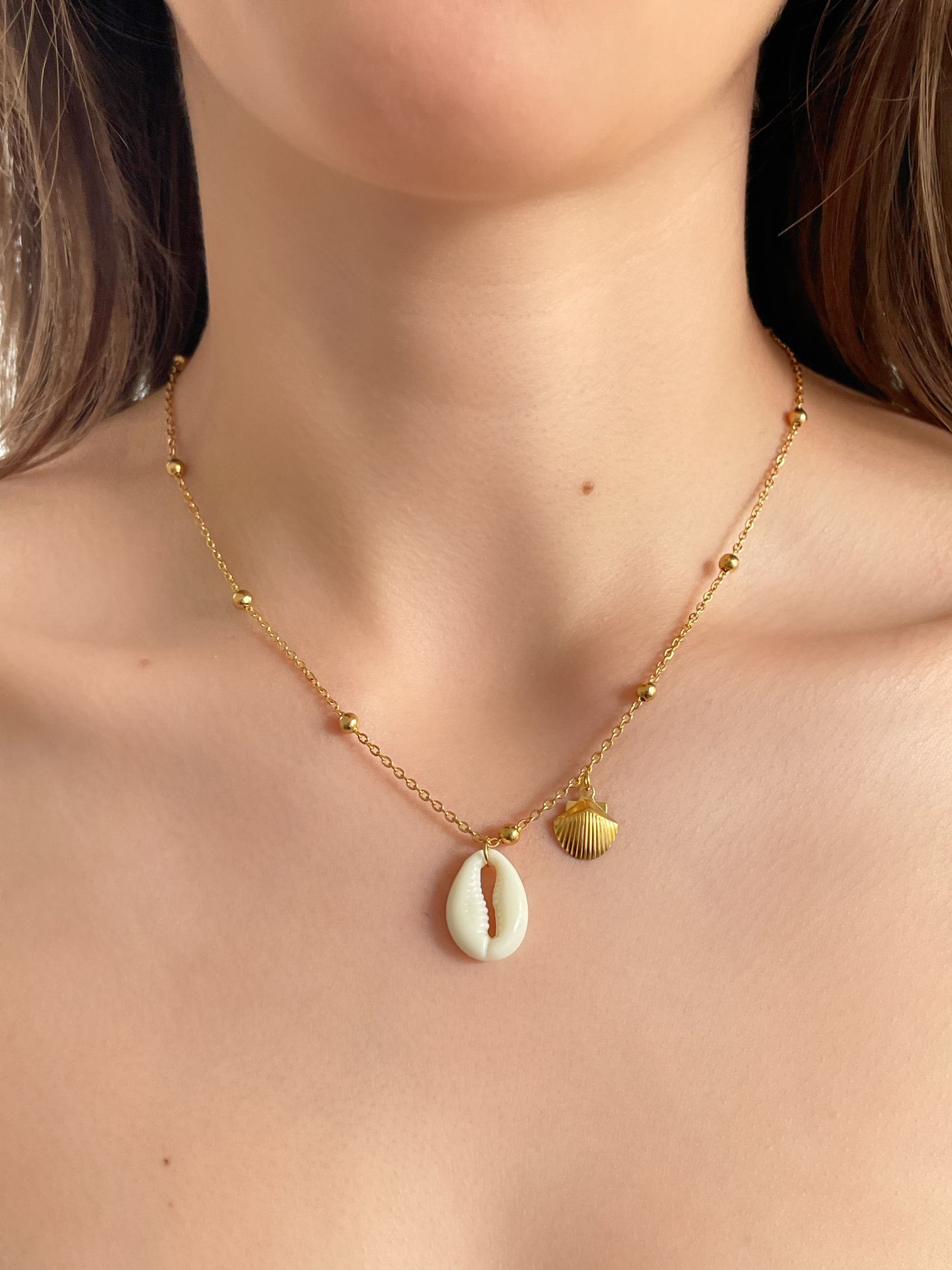 COLLAR CONCHITAS GRANDE Y CHICA