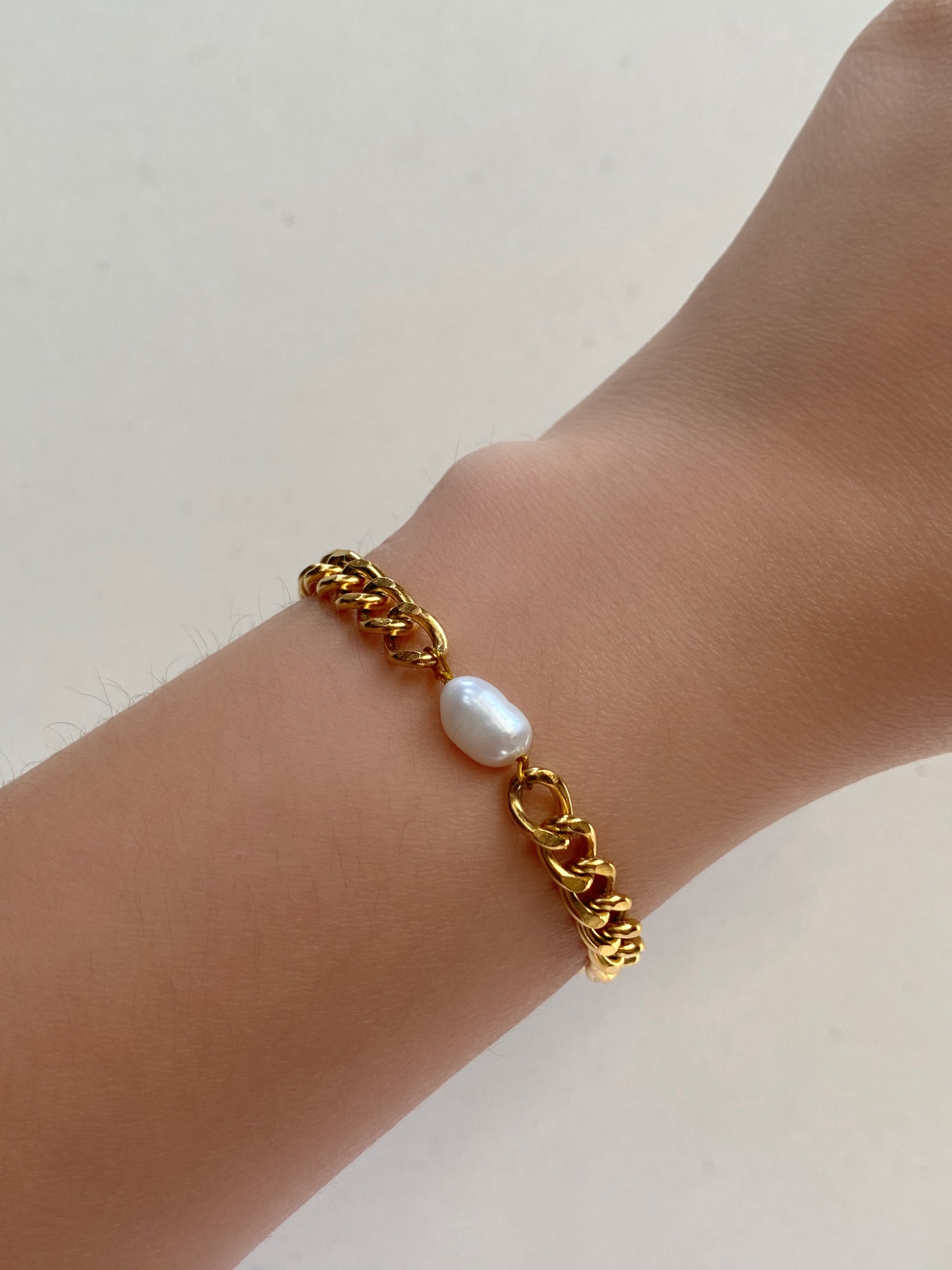 PULSERA CADENA CHUNKY CON PERLA