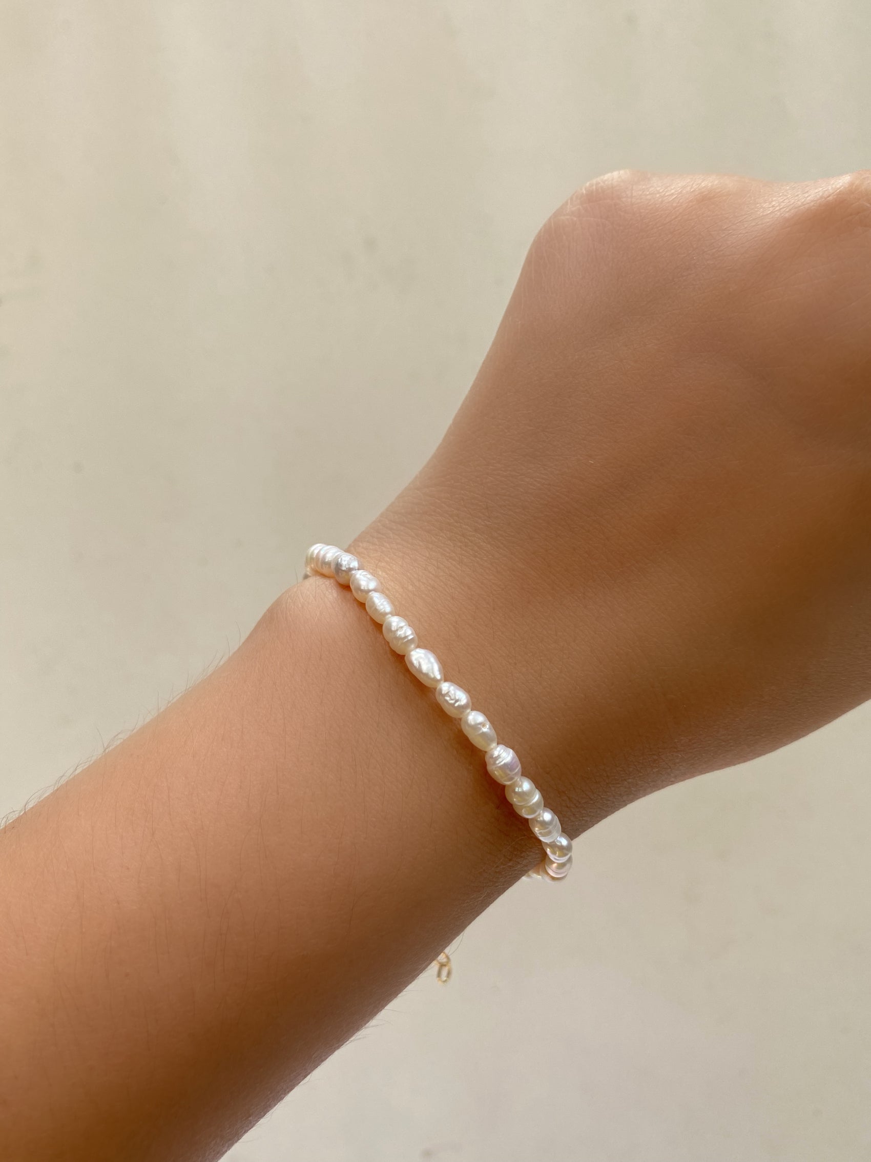 PULSERA PERLAS CHICAS