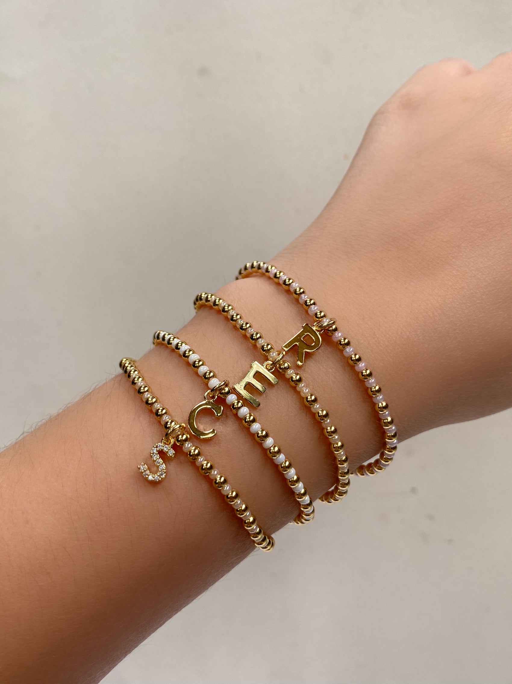 PULSERA CHAQUIRAS CON INICIAL