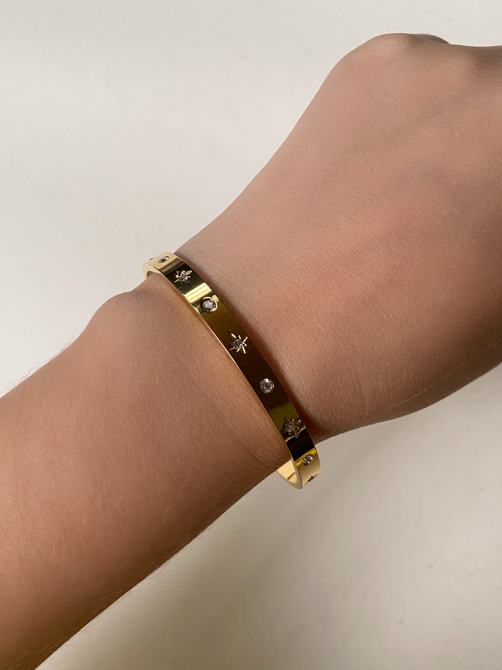 PULSERA CUFF ESTRELLAS