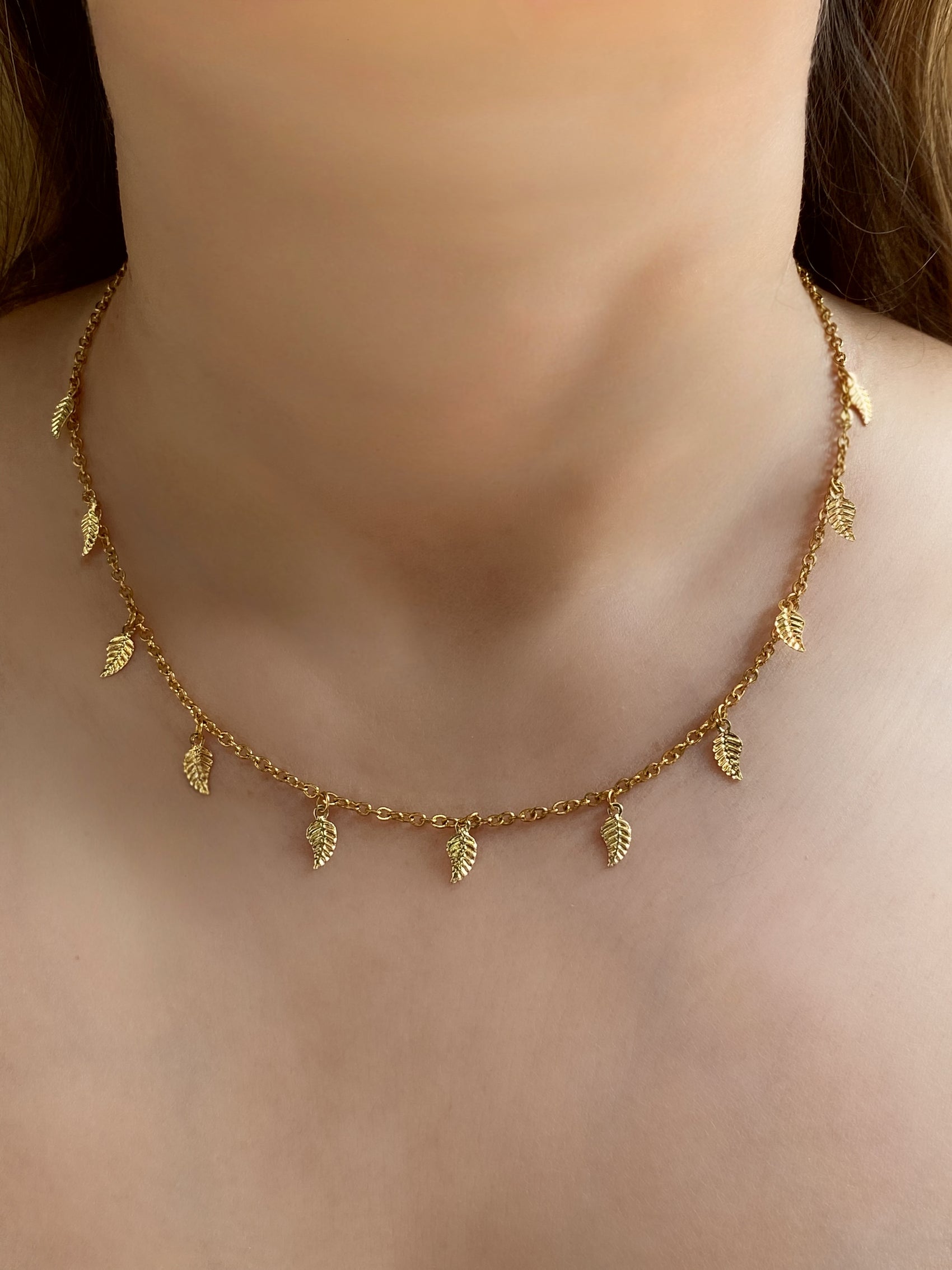 COLLAR HOJITAS SIMPLE
