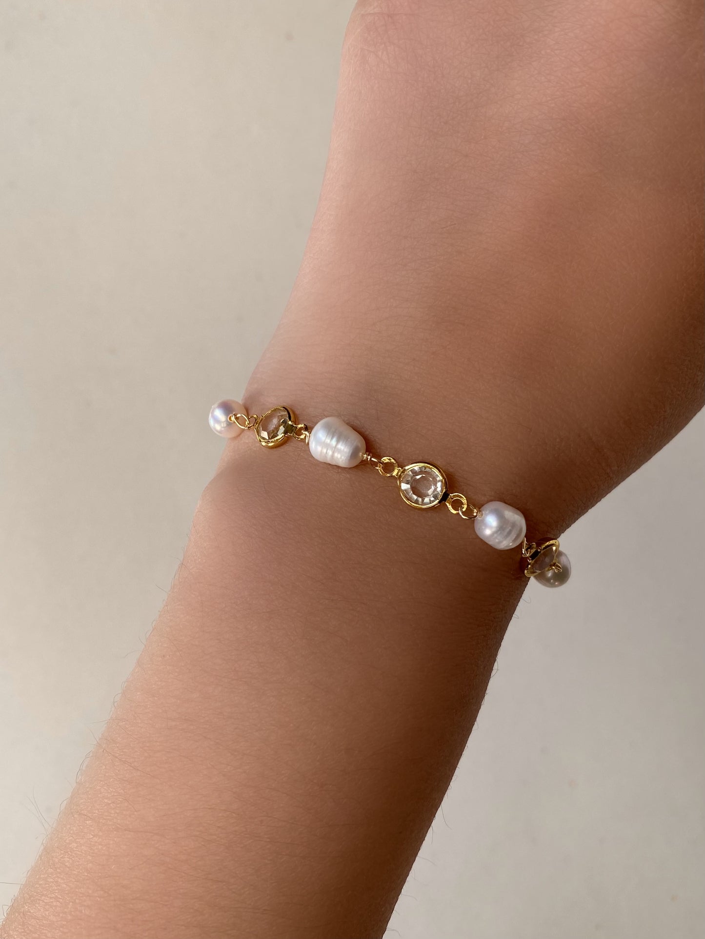 PULSERA PERLAS CON CRISTAL