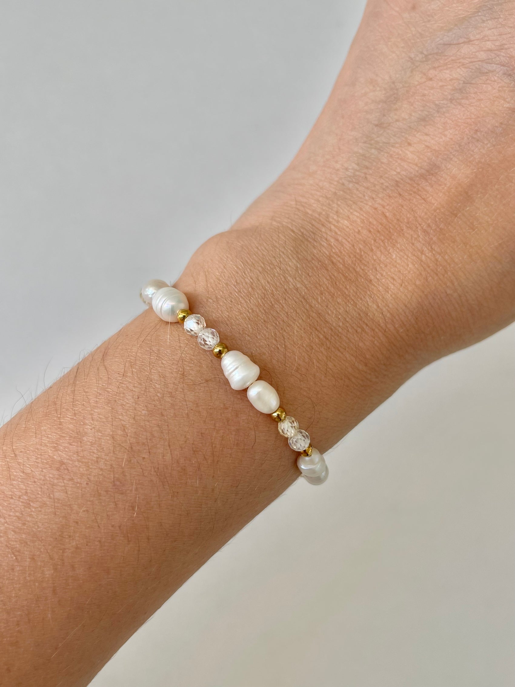 PULSERA PERLAS CON ZIRCONIAS
