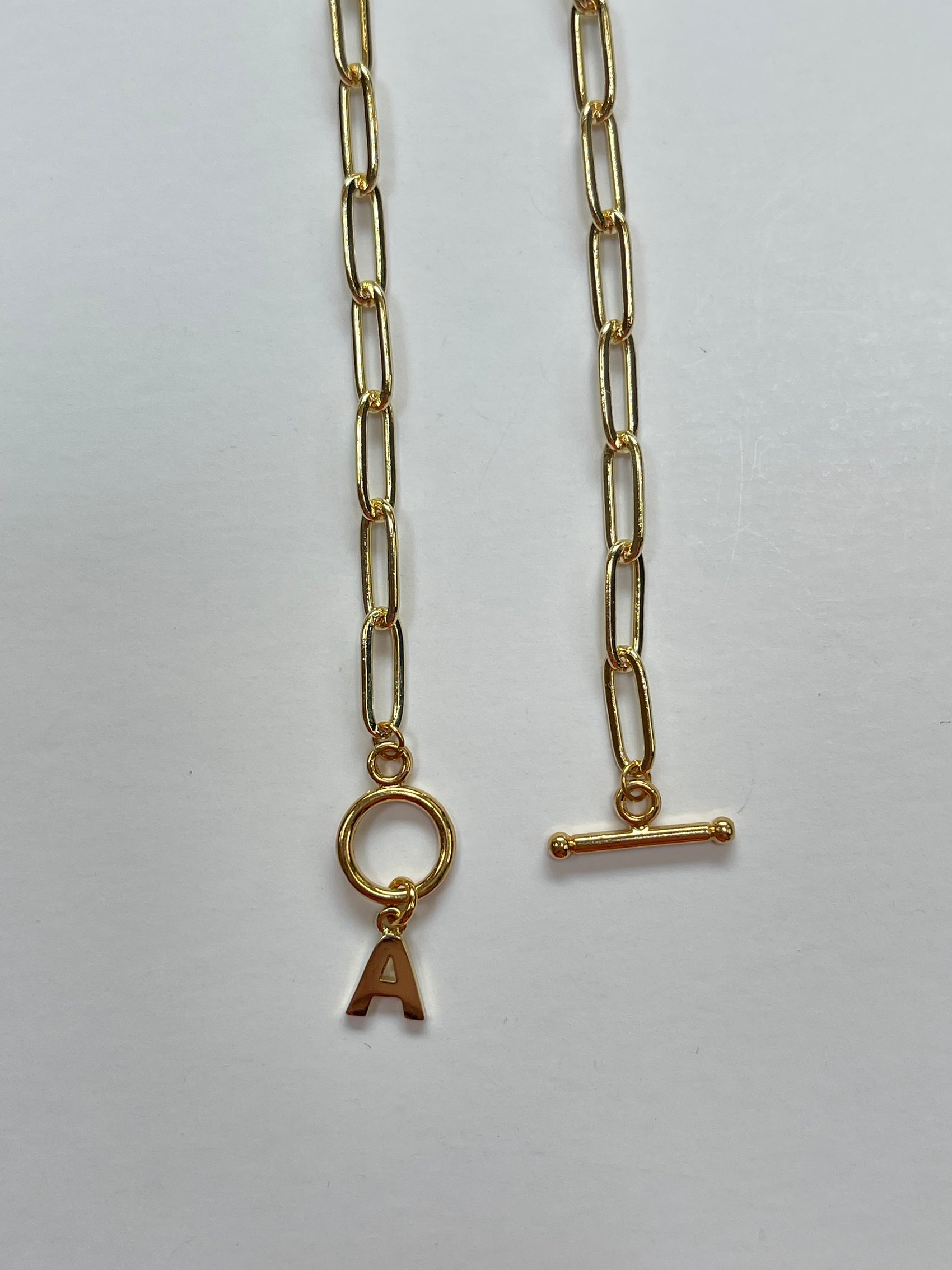 COLLAR BROCHE CON INICIAL