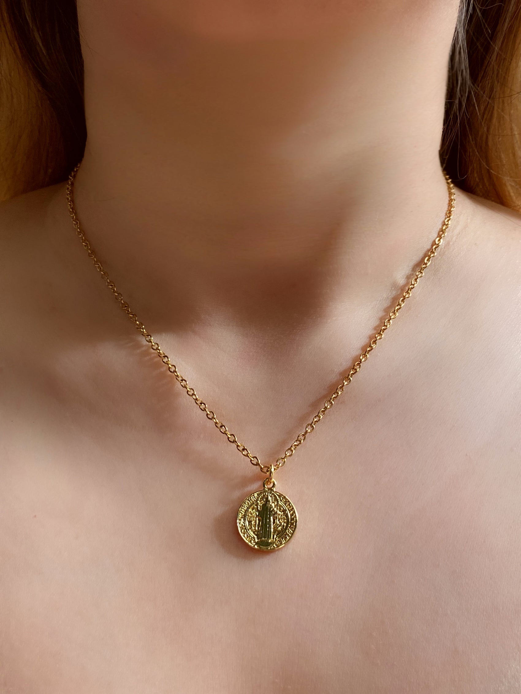 COLLAR MEDALLA SAN BENITO