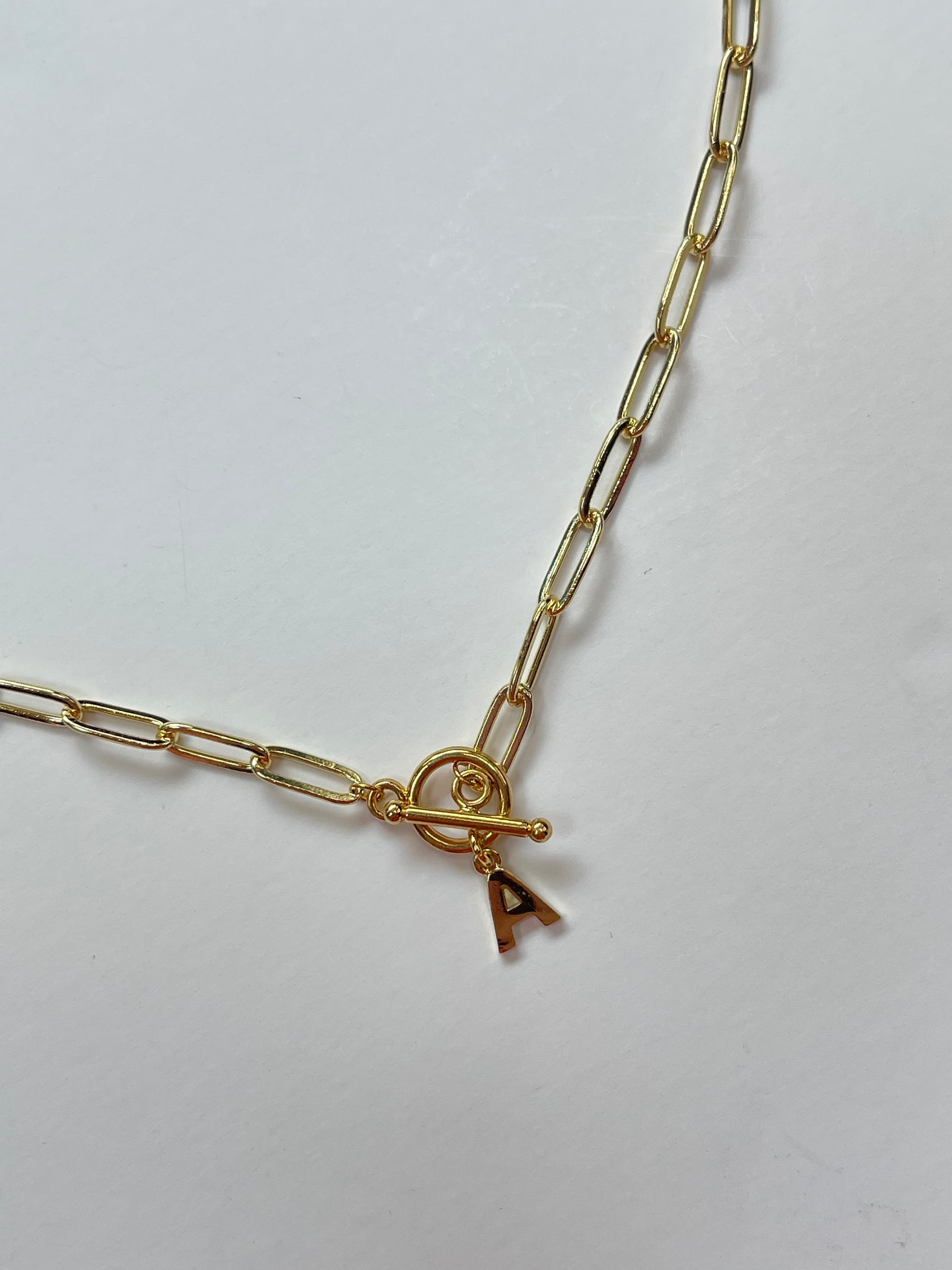 COLLAR BROCHE CON INICIAL