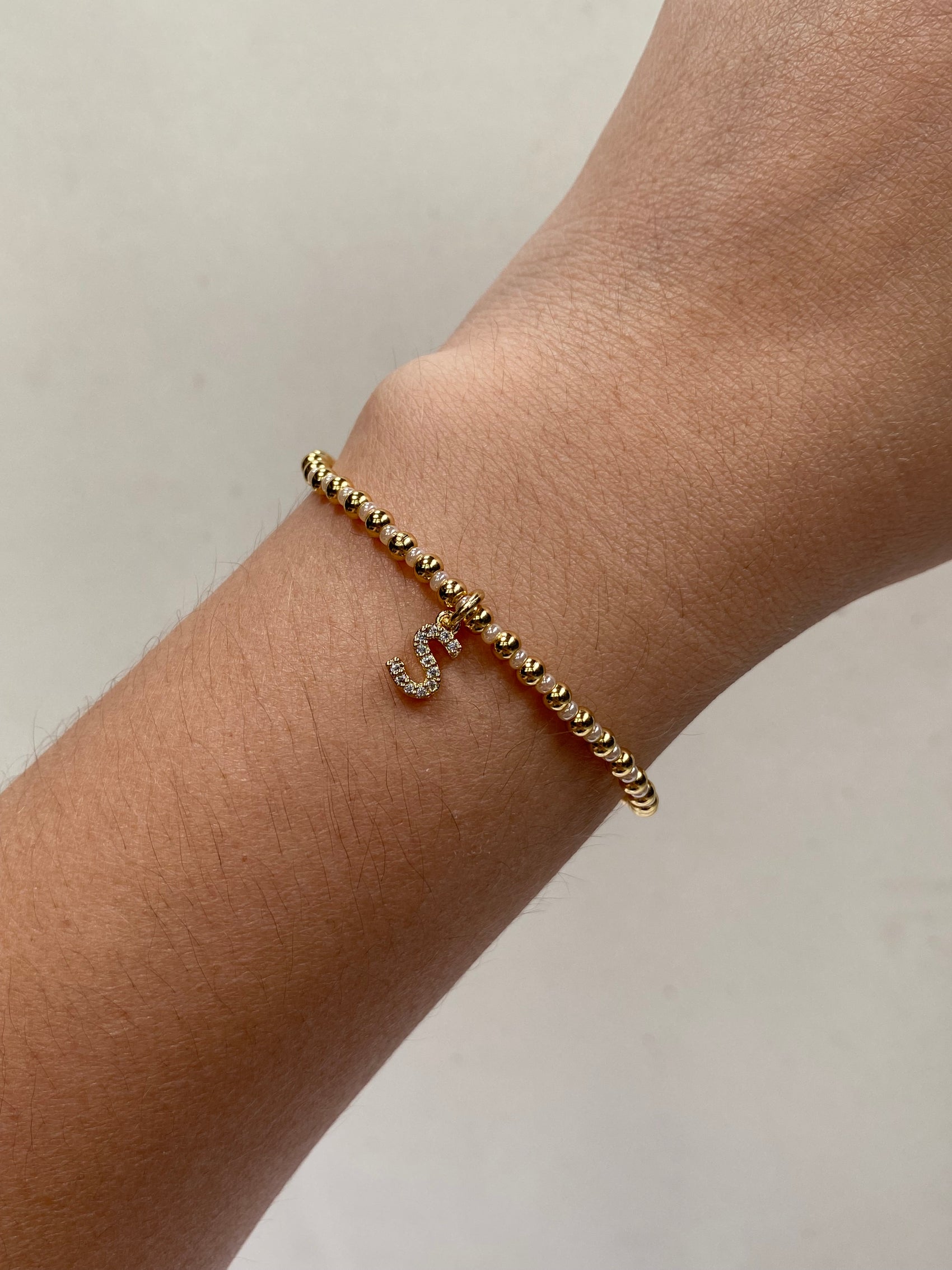 PULSERA CHAQUIRAS CON INICIAL