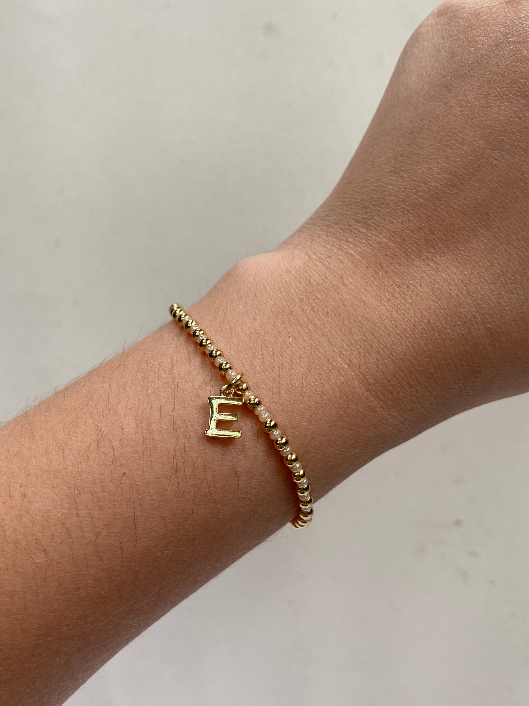 PULSERA CHAQUIRAS CON INICIAL