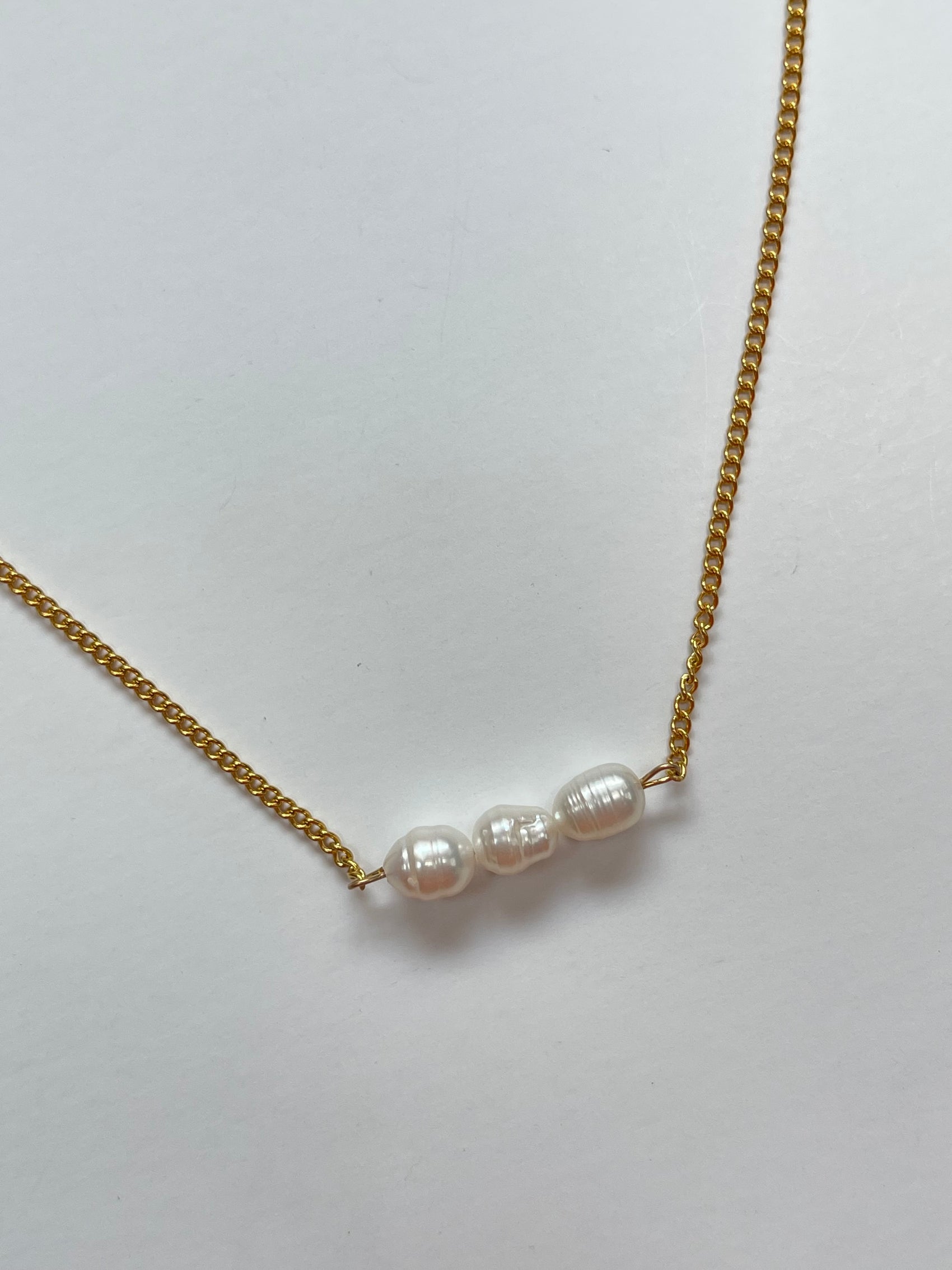 COLLAR 3 PERLAS