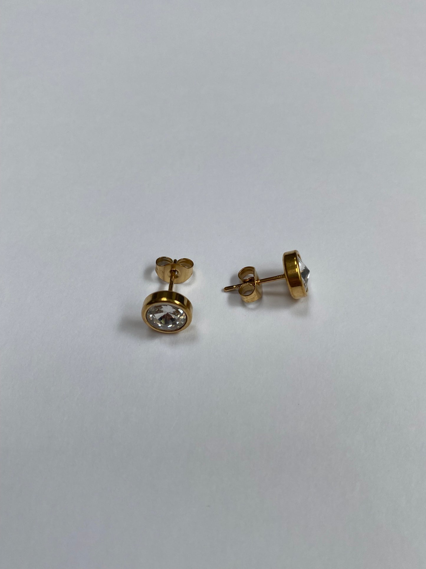 STUDS ZIRCONIA