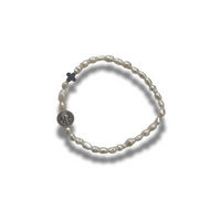 PULSERA PERLAS CON SAN BENITO Y CRUZ