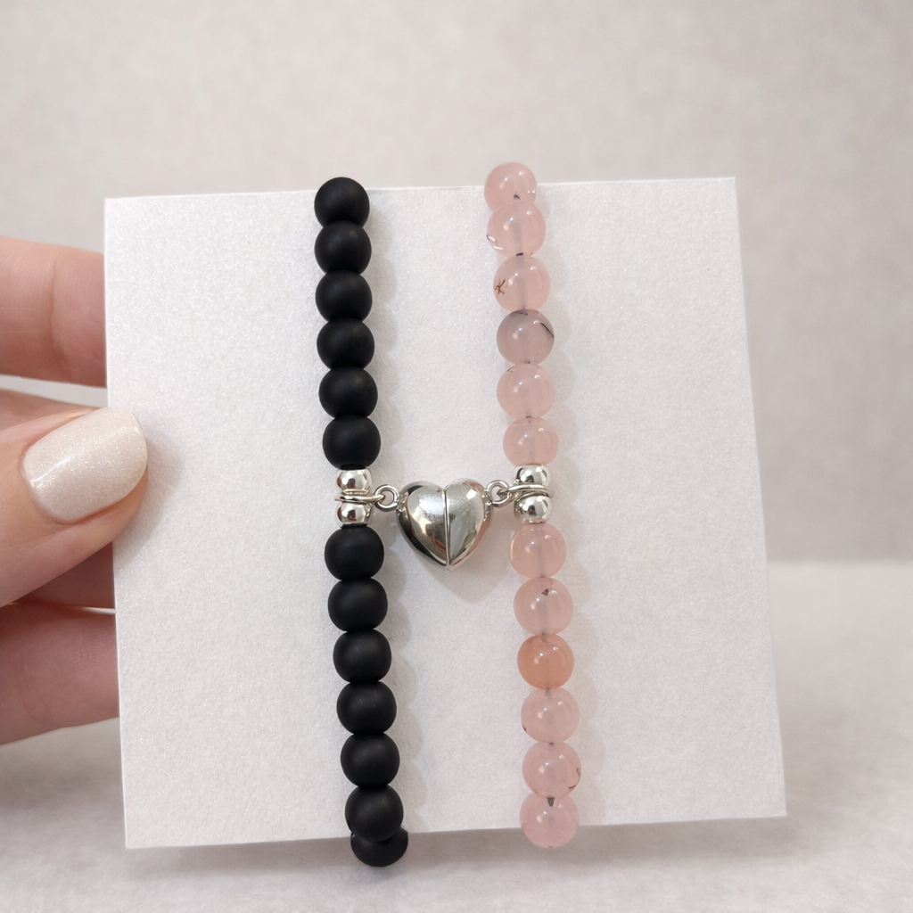 set de pulseras con corazon magnetico, piedras naturales cuarzo rosa y bola negra onix, regalo san valentín.